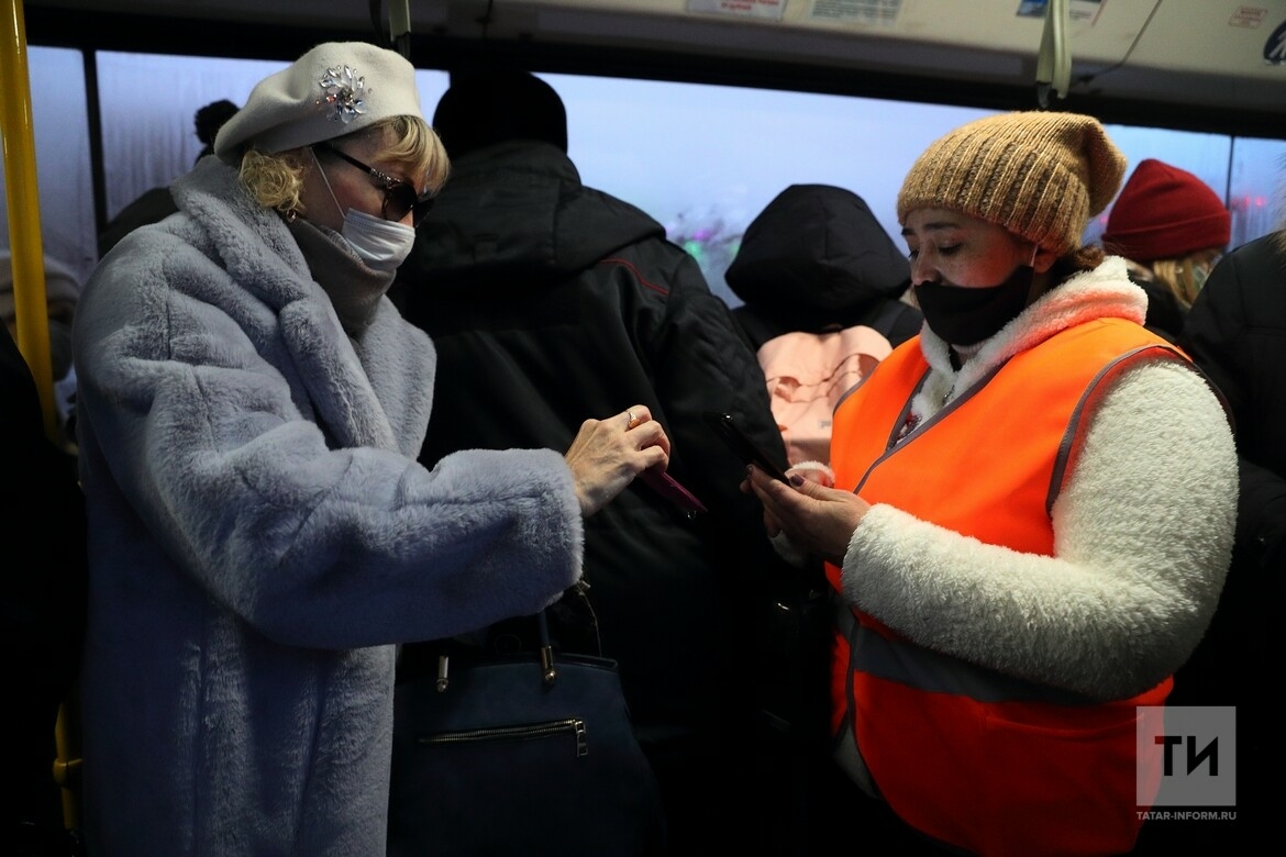 С первой прививкой только в транспорт: как в Татарстане работает республиканский QR-код