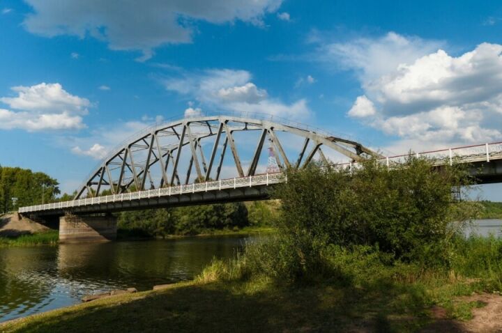 На время ремонта моста через Зай в Нижнекамске пустили автобусы от вокзала до моста