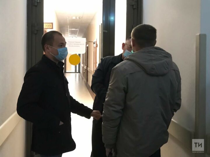 В суд доставили начальника колонии №3 в Татарстане по обвинению в поборах на ремонт