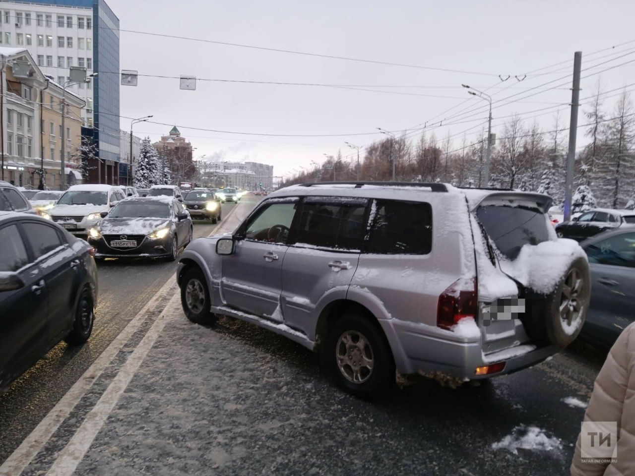 В центре Казани внедорожник насмерть сбил женщину