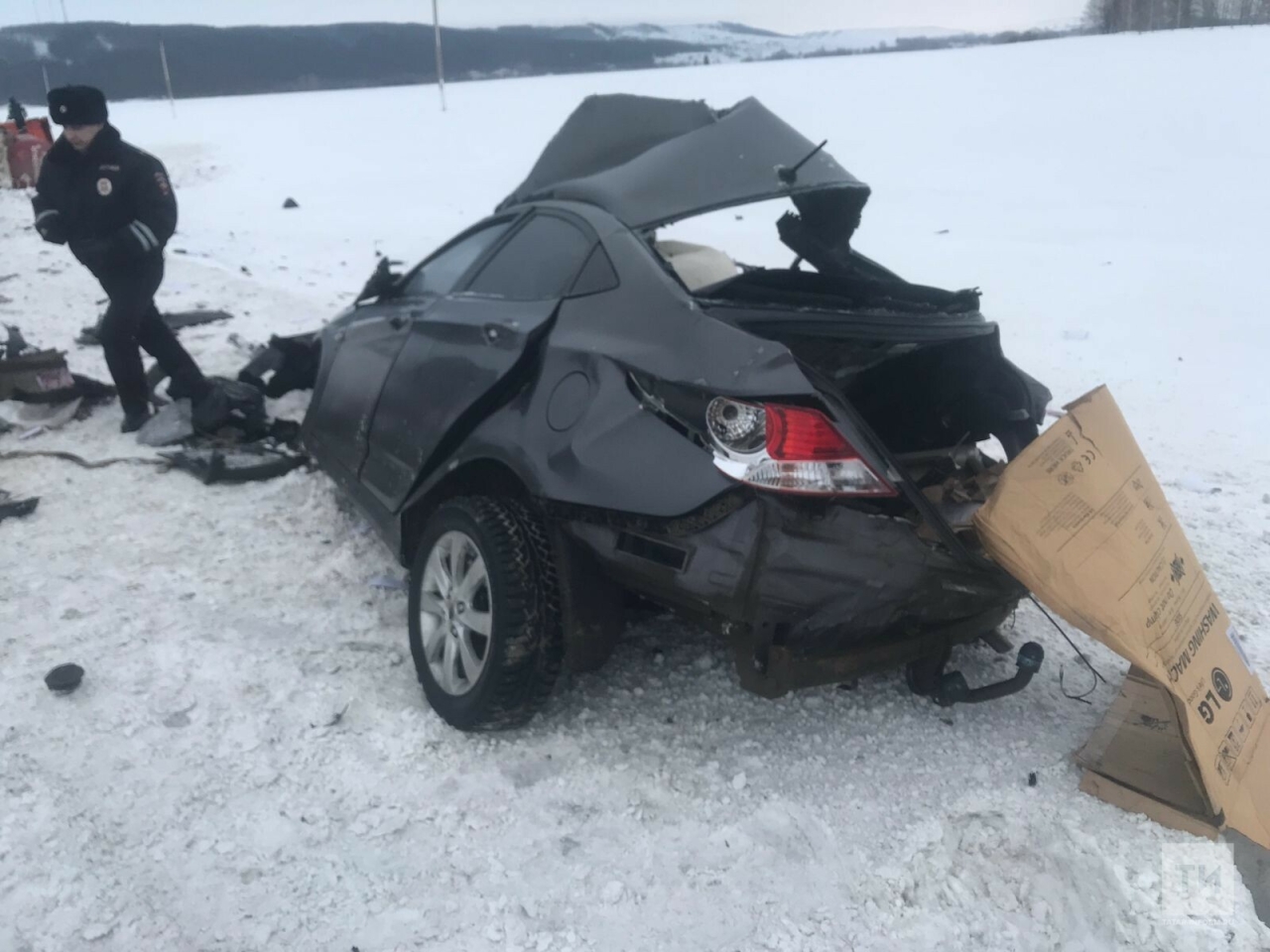 Водитель легковушки погиб, врезавшись на встречке в бензовоз на трассе в РТ