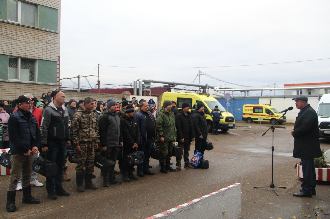 В Заинске второй день подряд проходит отправка мобилизованных