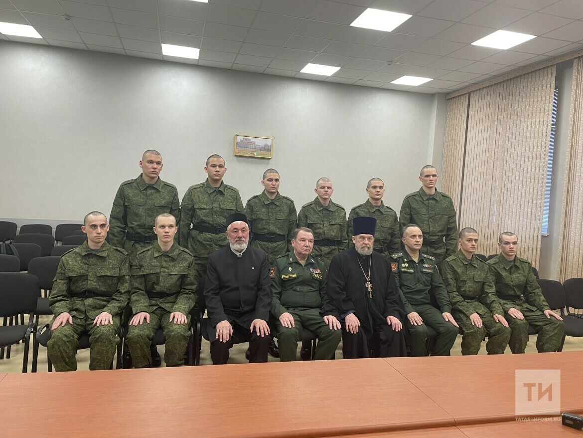 Военком РТ об отправке призывников в Президентский полк: «Вы — визитная карточка Кремля»