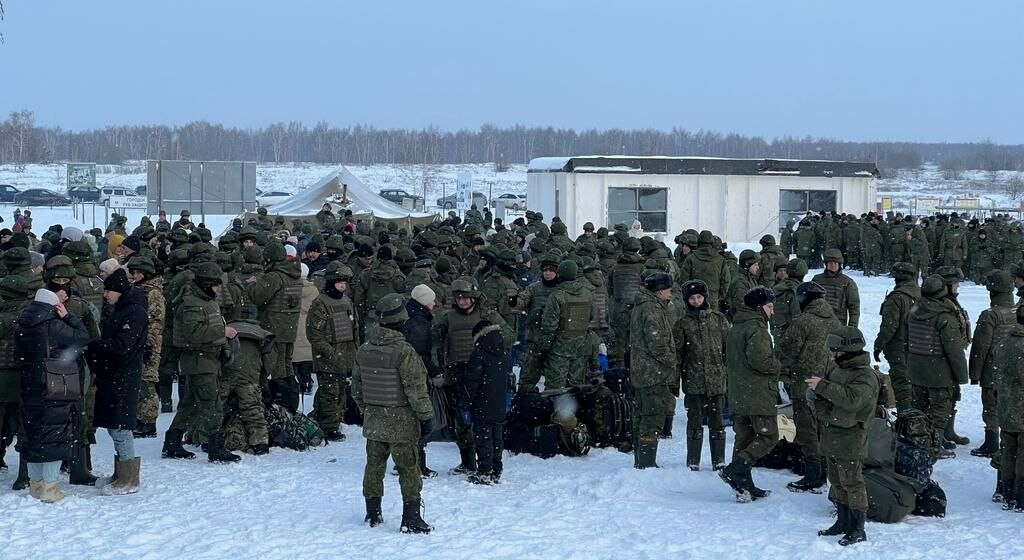 Марат Нуриев посетил мобилизованных на танковом полигоне Казани и передал «УАЗ Патриот»