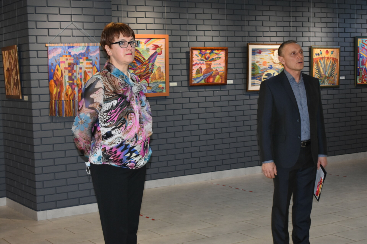 В картинной галерее Челнов открылась выставка «Посвящение весне»