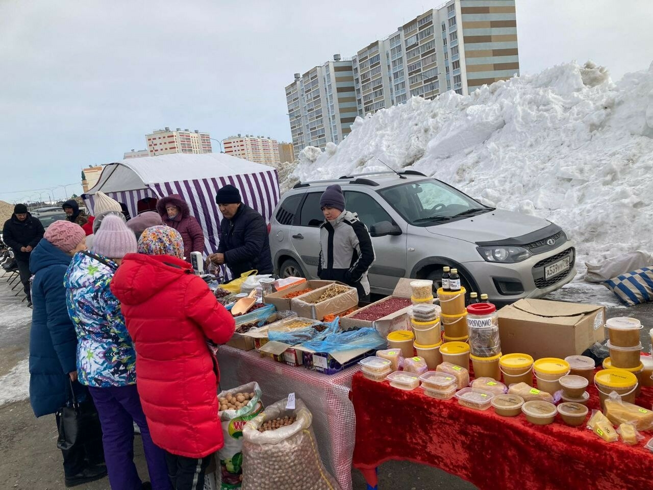 Сельхозярмарка в Елабуге собрала фермерские хозяйства из Татарстана и Удмуртии