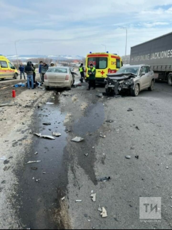 Четверо взрослых и двое детей пострадали в ДТП в Верхнеуслонском районе Татарстана