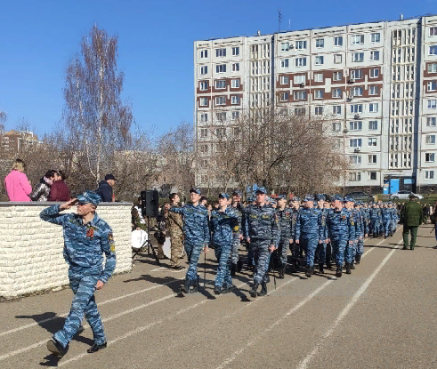 В Челнах начались массовые репетиции парада Победы