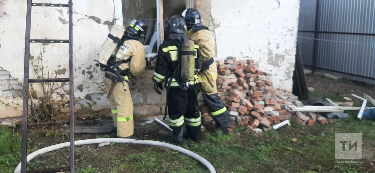 Две женщины погибли и мужчина пострадал на пожаре в Татарстане