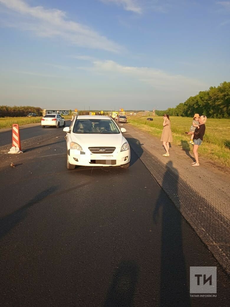 Два человека пострадали в столкновении двух легковушек на трассе М7 в Татарстане