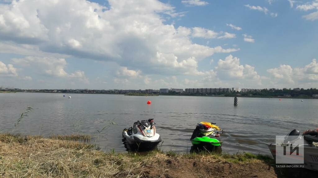 В Альметьевске во время соревнований по аквабайку один из спортсменов получил травмы