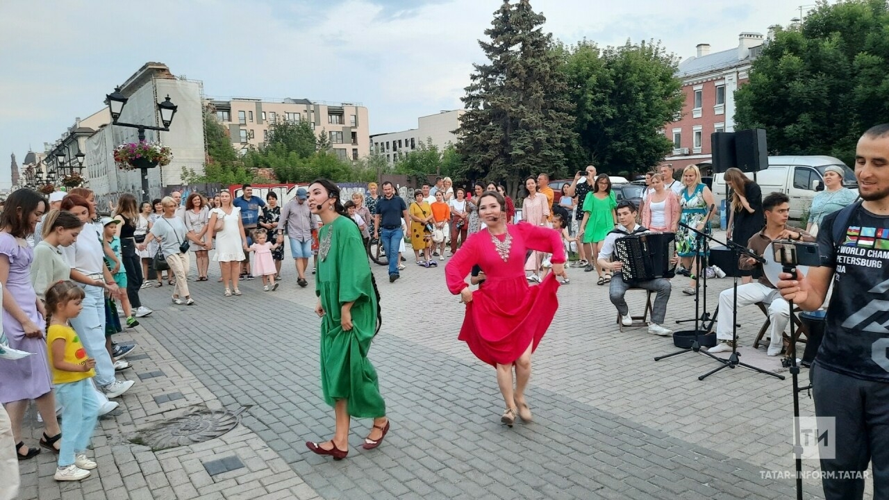 Казанцы и гости города стали участниками народной музыкально-танцевальной игры «Залида»