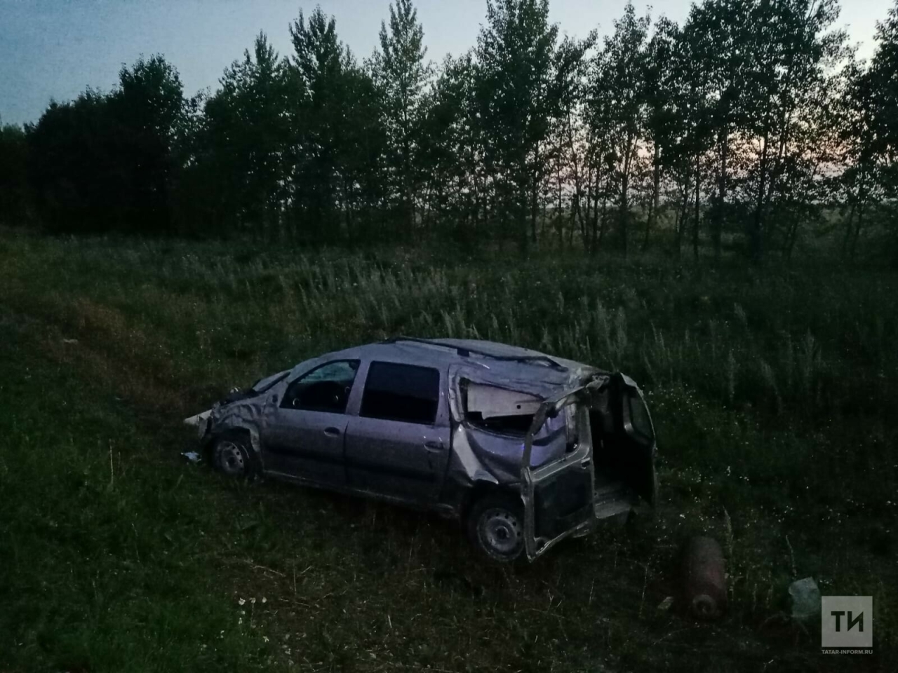 Легковушка вылетела в кювет с трассы в РТ, погибли две девушки