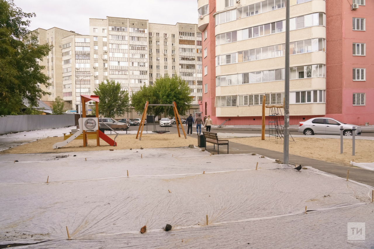 «Постарались расширить парковку по максимуму»: как облагородили двор по улице Сабан