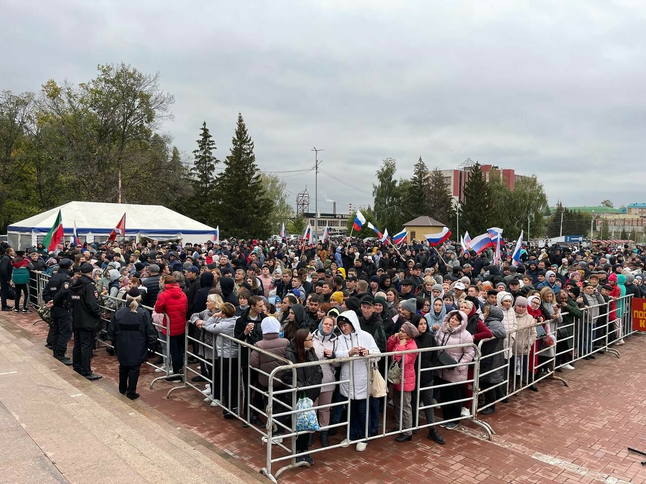 «Вернуться с миром»: Из Альметьевска отправилось три автобуса с мобилизованными