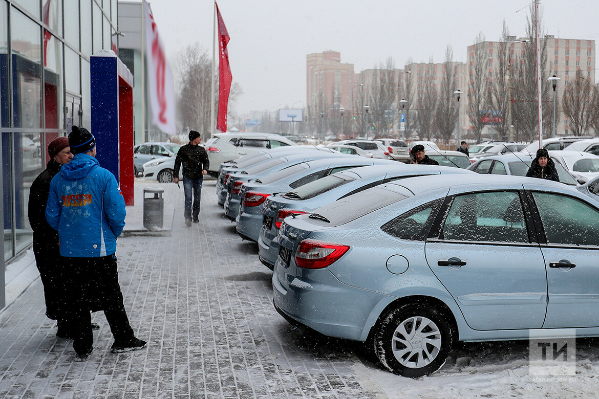 «Хуже, чем в прошлом году, уже не будет»: авторынок России со дна вытащит Китай