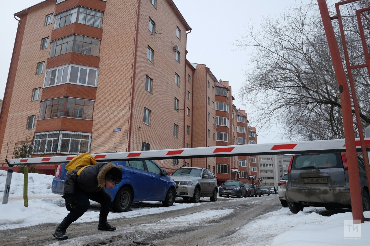 В столице Татарстана зафиксирован двукратный рост числа незаконных шлагбаумов и заборов