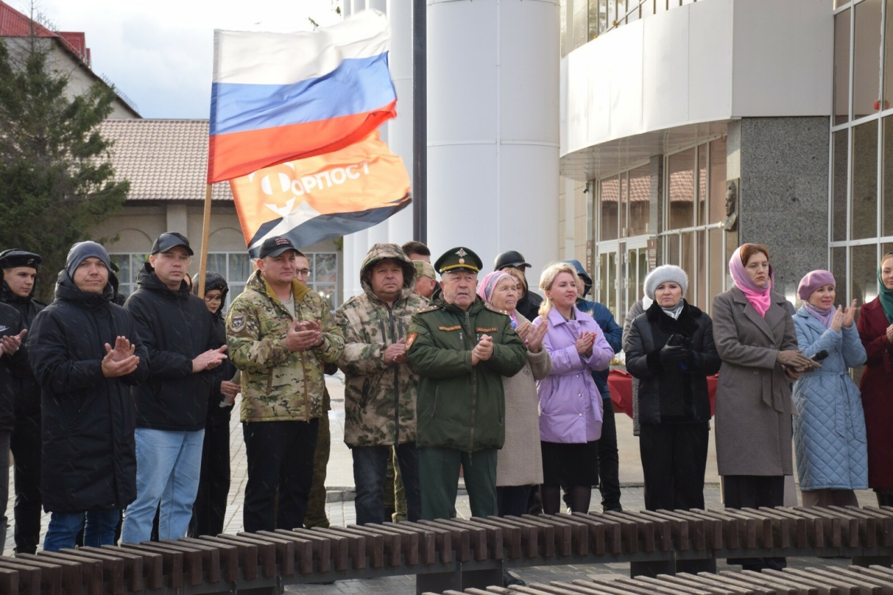 Глава Нурлата на пикете «ВСЕ СВОИ»: «Сейчас на контрактную службу идет молодежь»