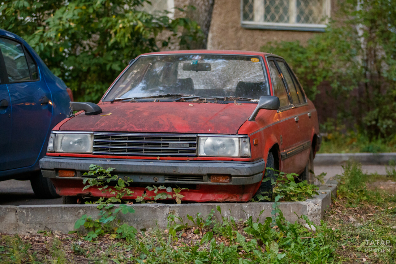 Власти Казани уберут с улиц города пять брошенных автомобилей