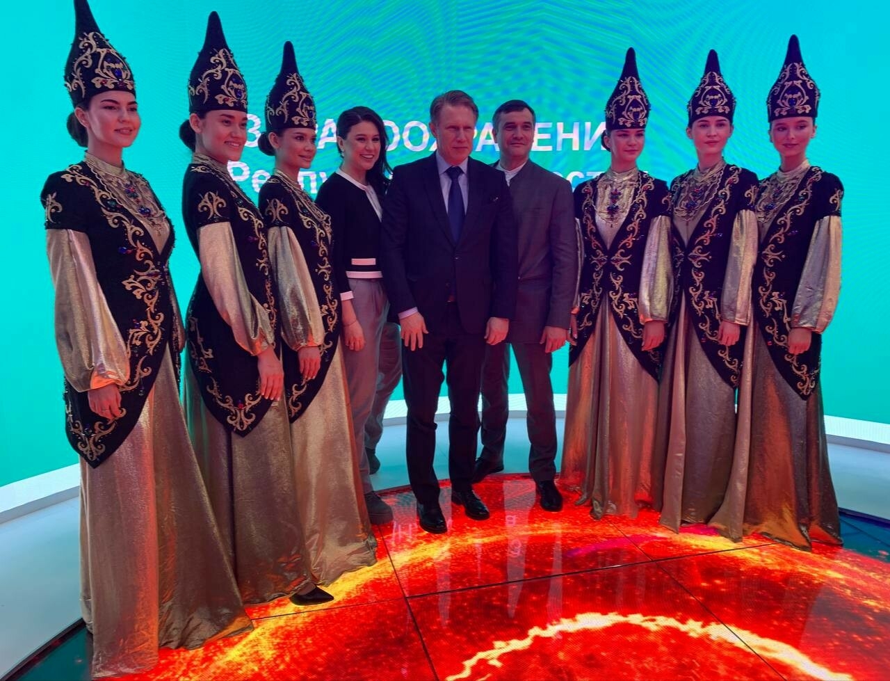 Мурашко посетил стенд Татарстана на выставке-форуме «Россия»
