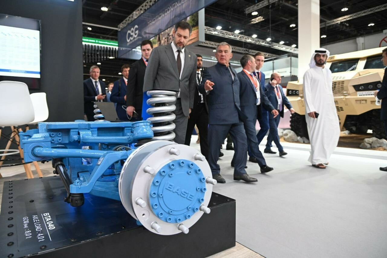 Минниханов принял участие в открытии выставки IDEX-2023 в Абу-Даби