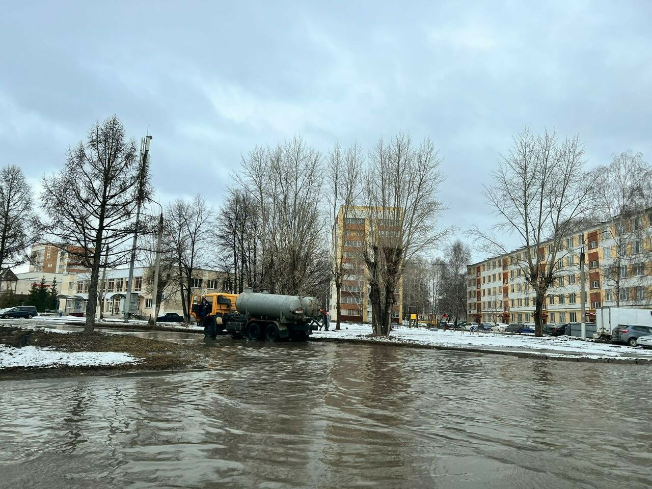 В Нижнекамске две затопляемые улицы оборудуют ливневками