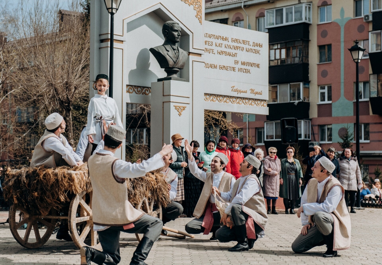 Артисты Альметьевского драмтеатра записали видеоролики ко дню рождения Тукая