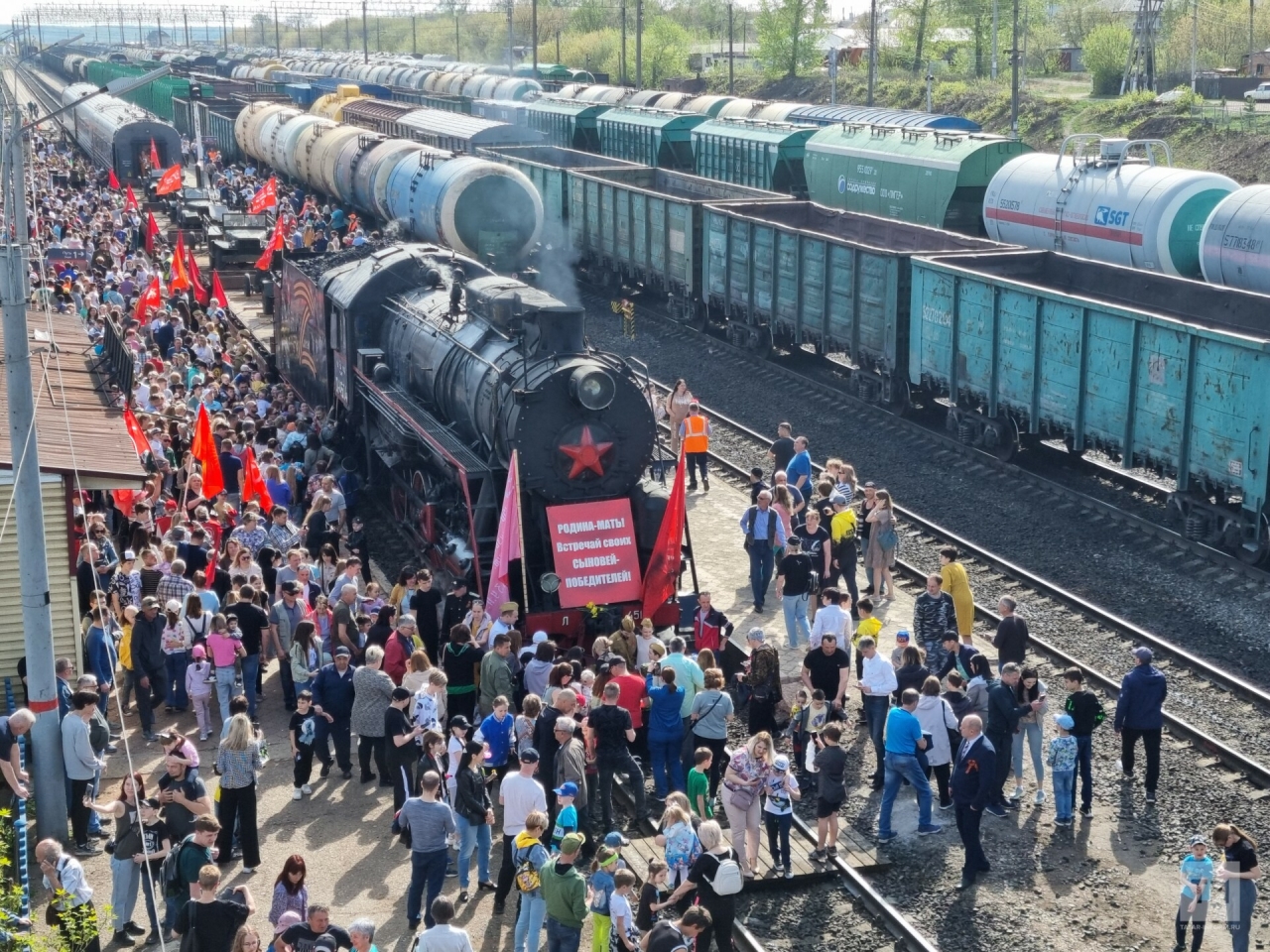 Ретро-состав «Паровоз Победы» встретили в Бугульме — видео