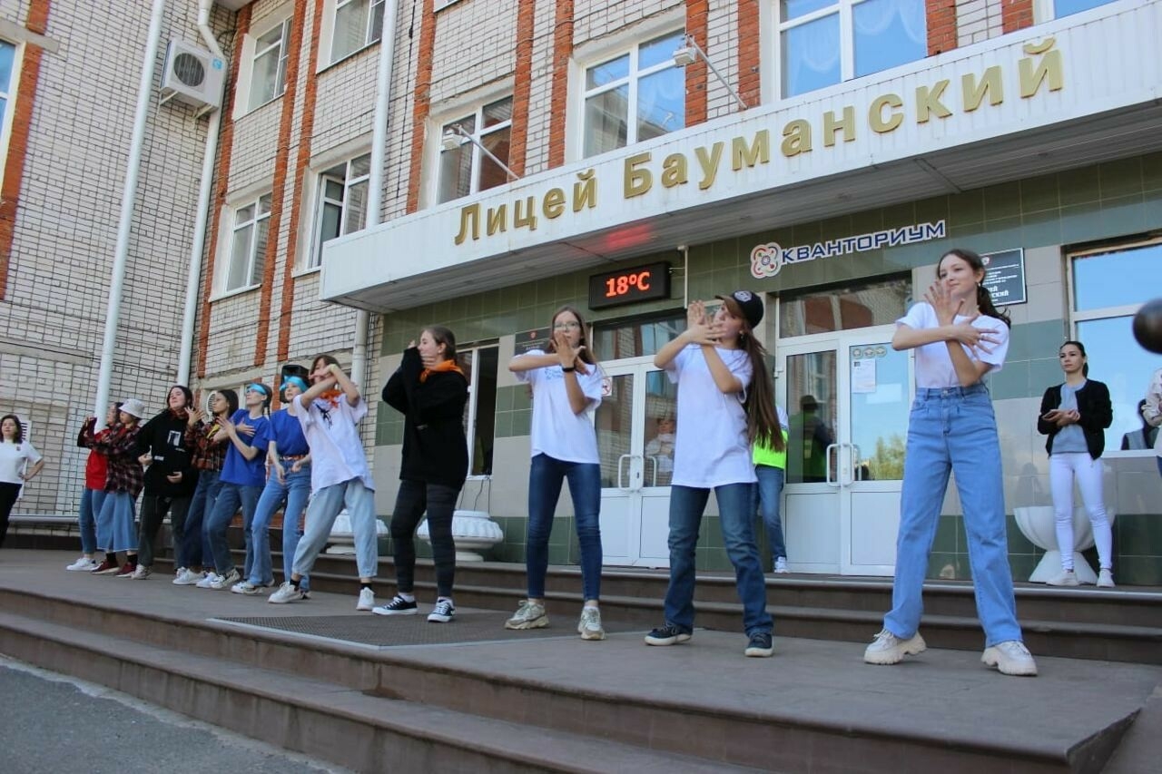 Балет, спорт и творчество: как в Йошкар-Оле из обычной школы сделали уникальную