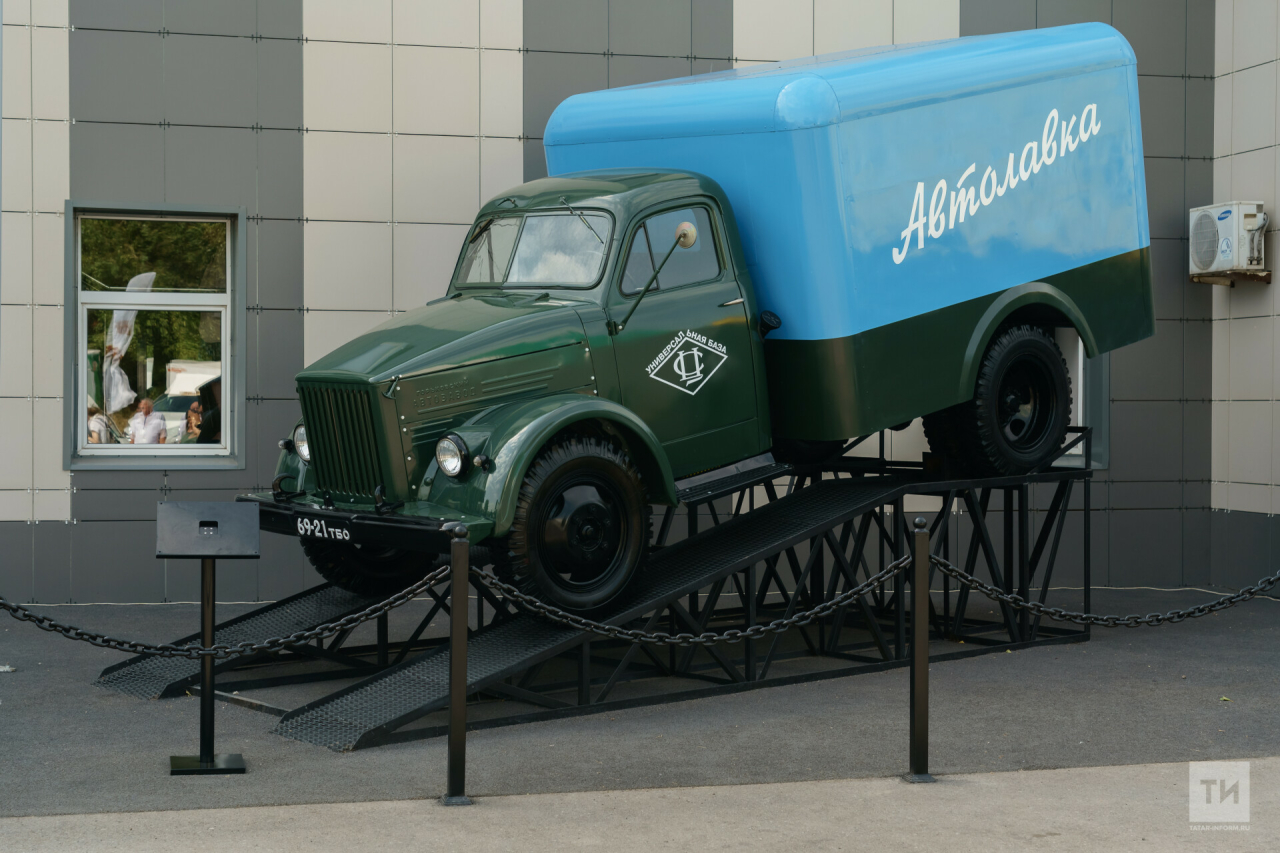 В Казани установили памятник «Автолавка» в честь кооператоров