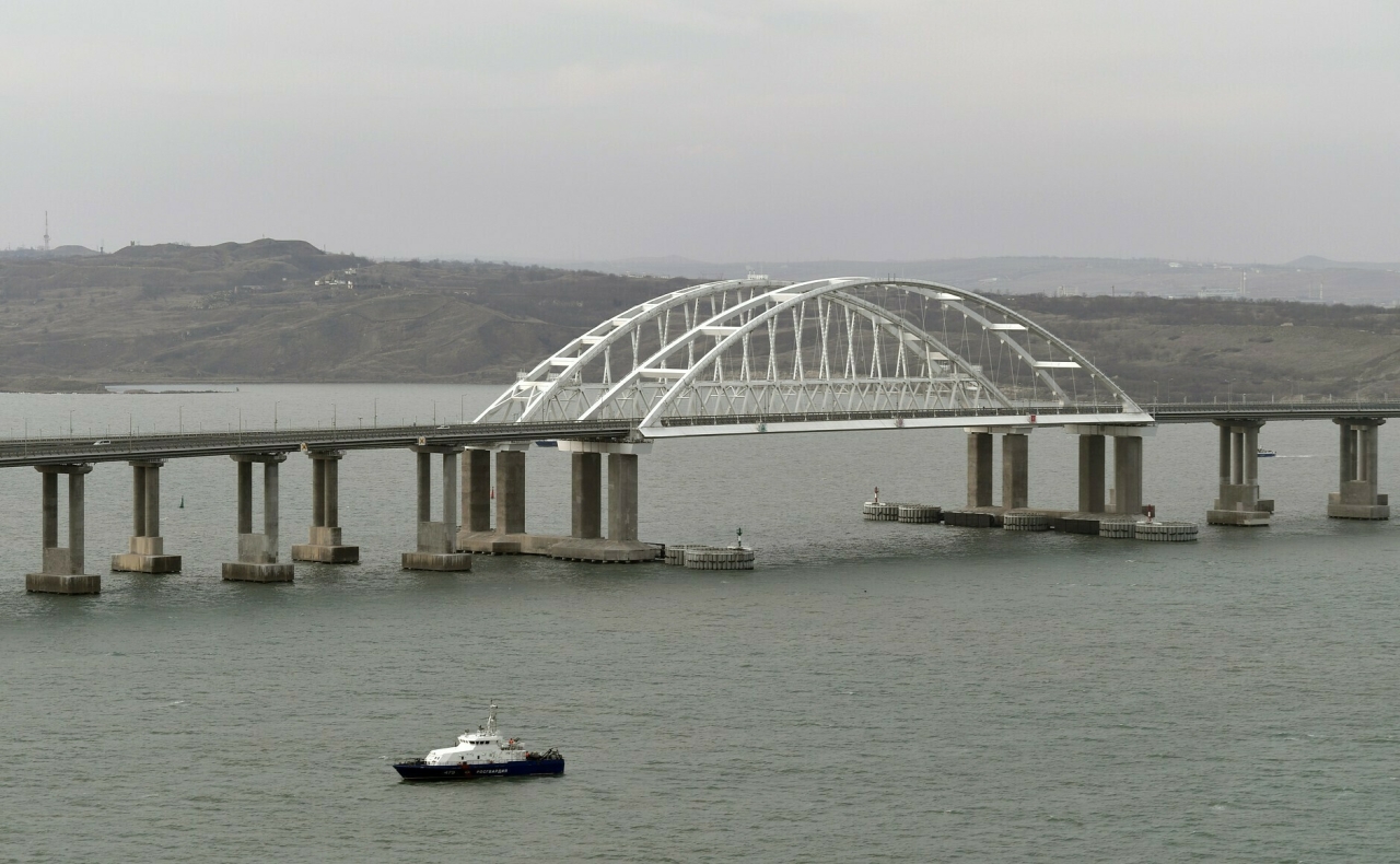 Хуснуллин рассказал о строительстве временного моста рядом с Крымским