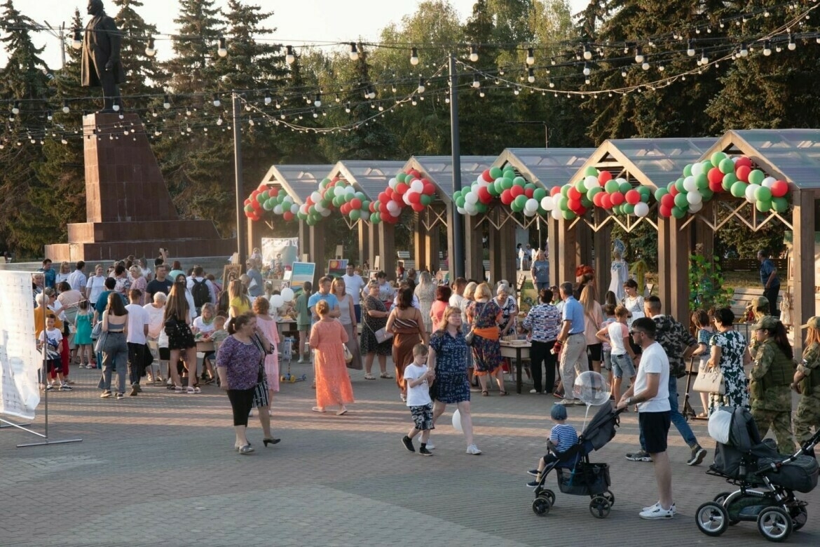 На Дне города в Бугульме пройдет шоу витязей и выступят Gayazovs Brothers