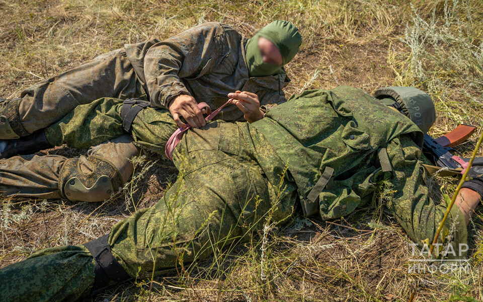 «После подрыва машины выбирались по минному полю»: будни медика РКБ в зоне СВО