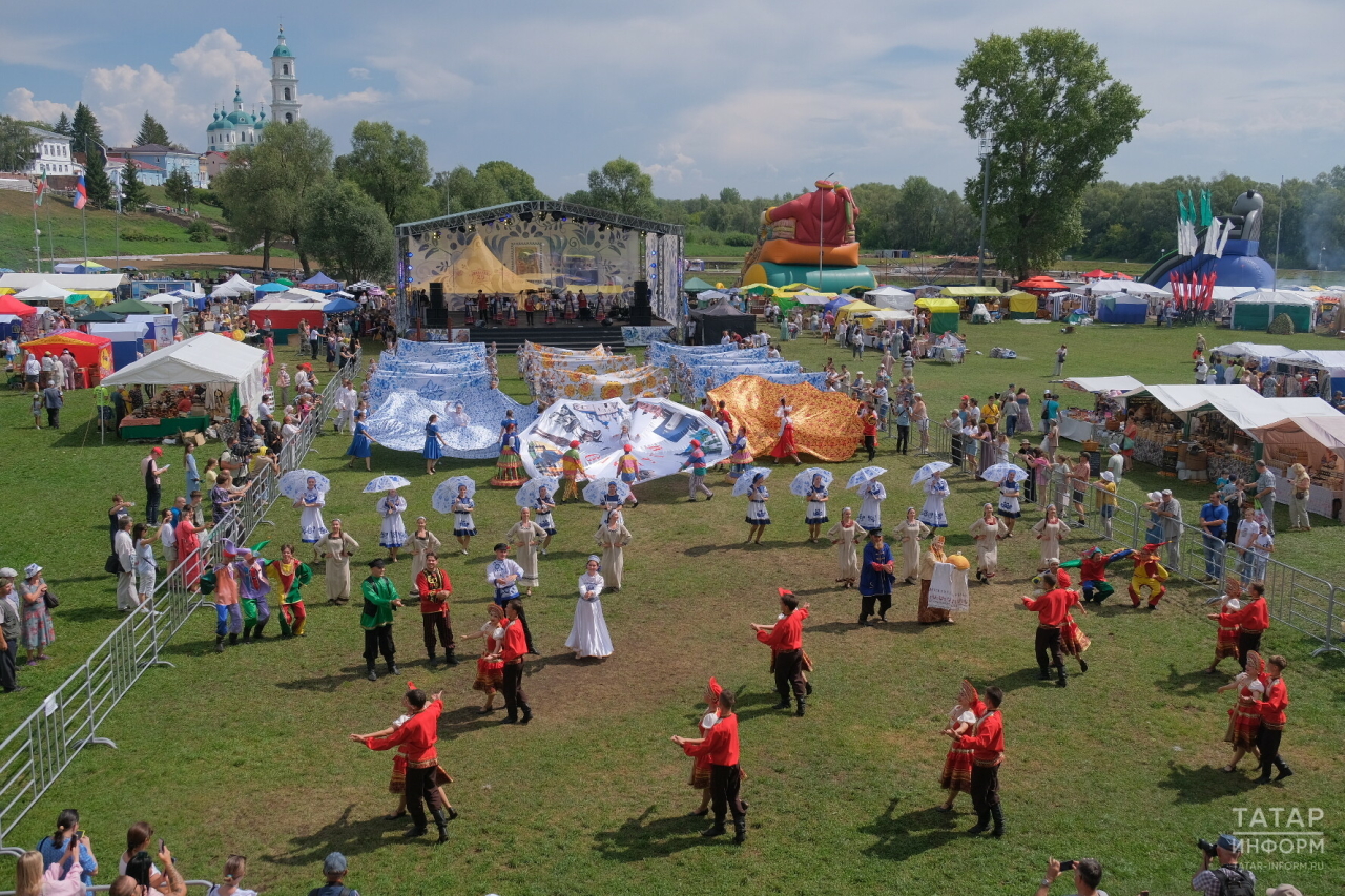 «Стала визитной карточкой Татарстана»: в Елабуге открылась Спасская ярмарка