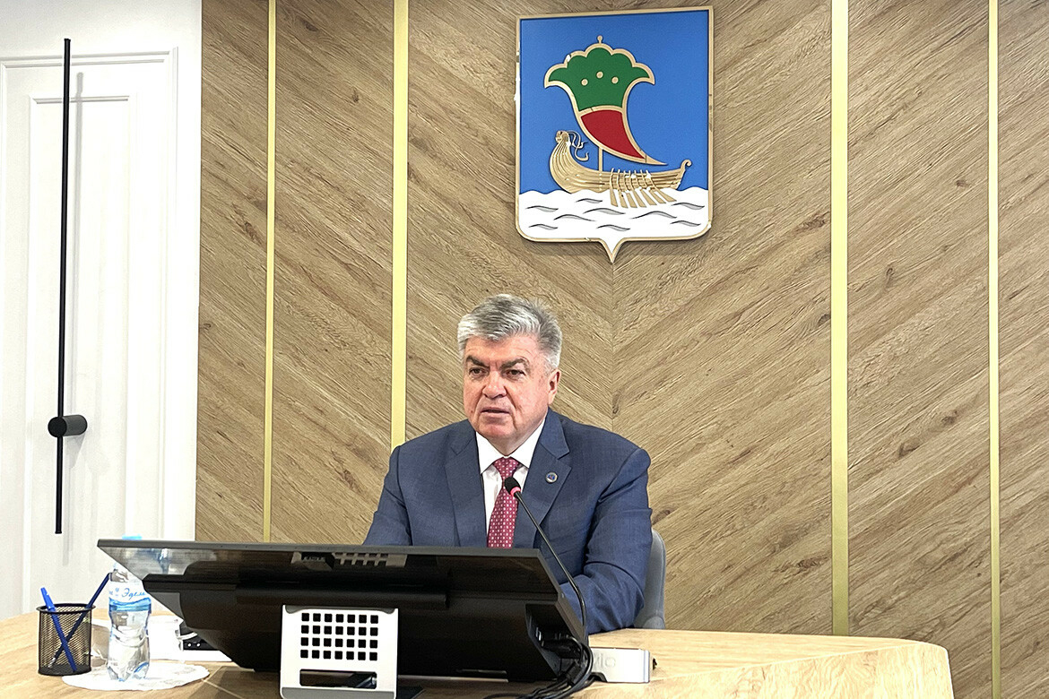 «Мы – часть того, что происходило в 90-е»: Магдеев о демографической яме и нехватке школ