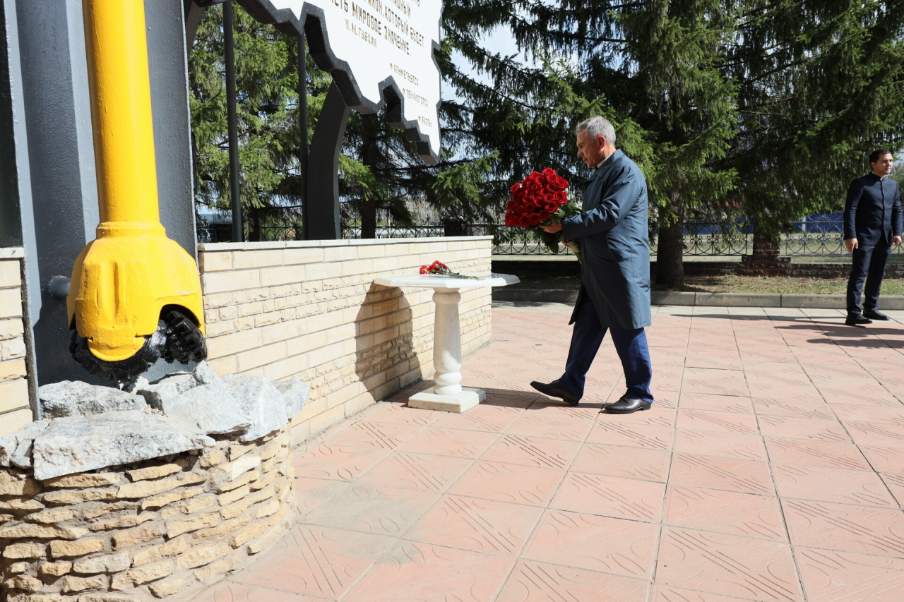 «Бороться и искать, найти и не сдаваться!»: Татарстан отмечает 80-летие своей нефтедобычи