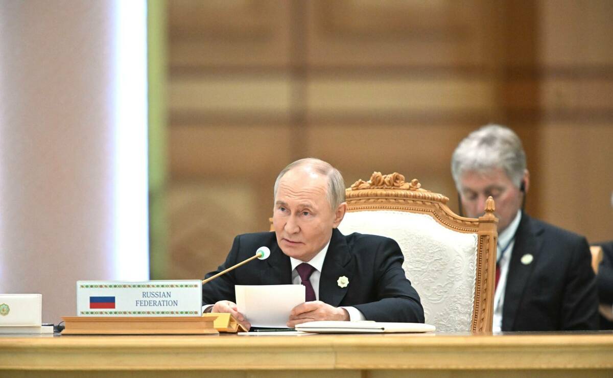 Путин пригласил участников форума в Туркменистане в Казань на саммит БРИКС