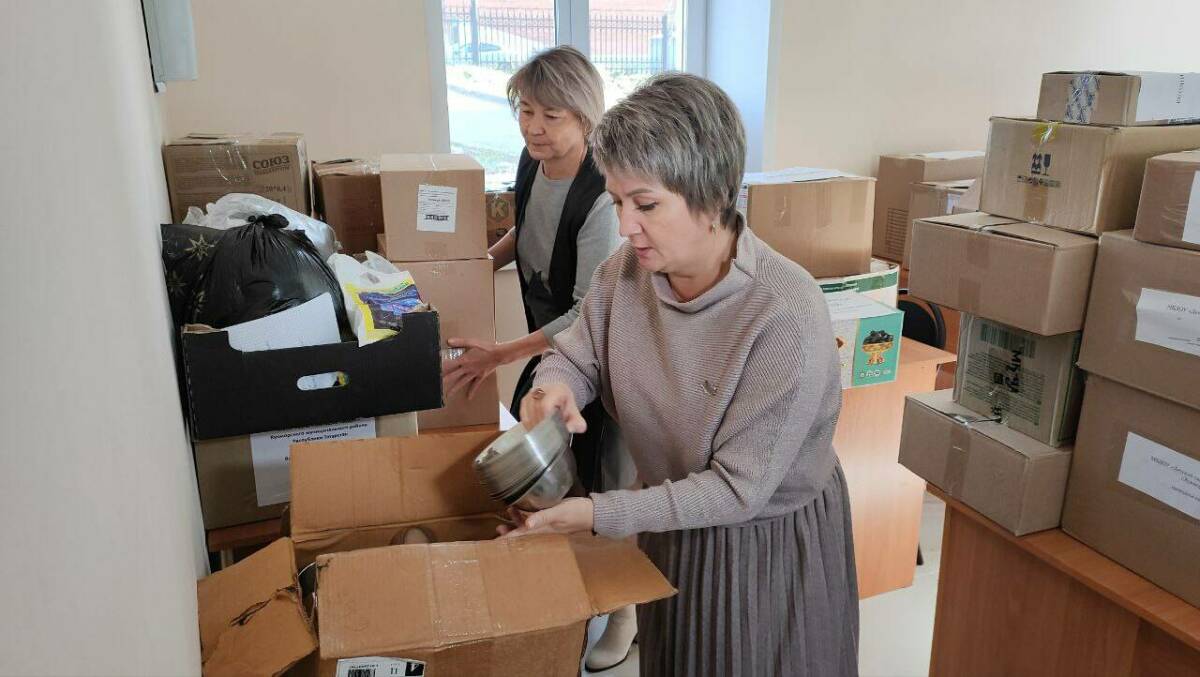 «Чтобы вернулись живыми, здоровыми»: в детсаду Кукмора собирают помощь для СВО