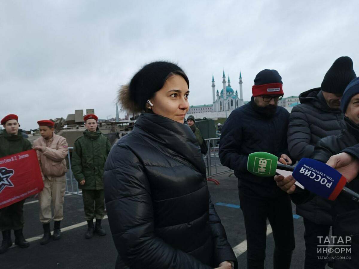 В первые часы выставку подбитой техники НАТО в Казани посетили 8 тысяч человек