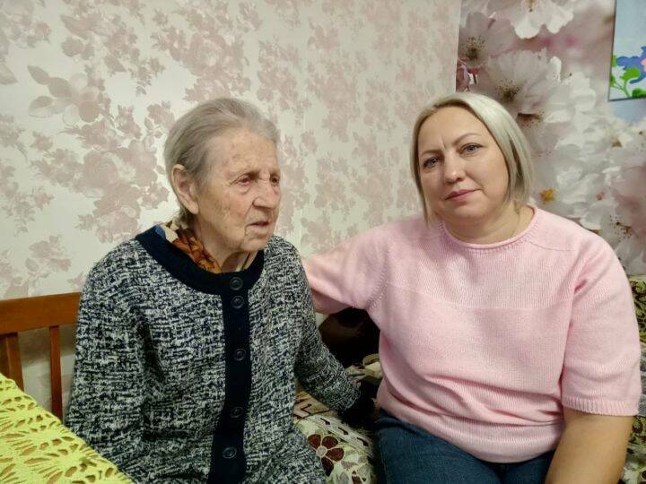 101-летняя фронтовичка из Заинска передала бойцам СВО медицинские принадлежности