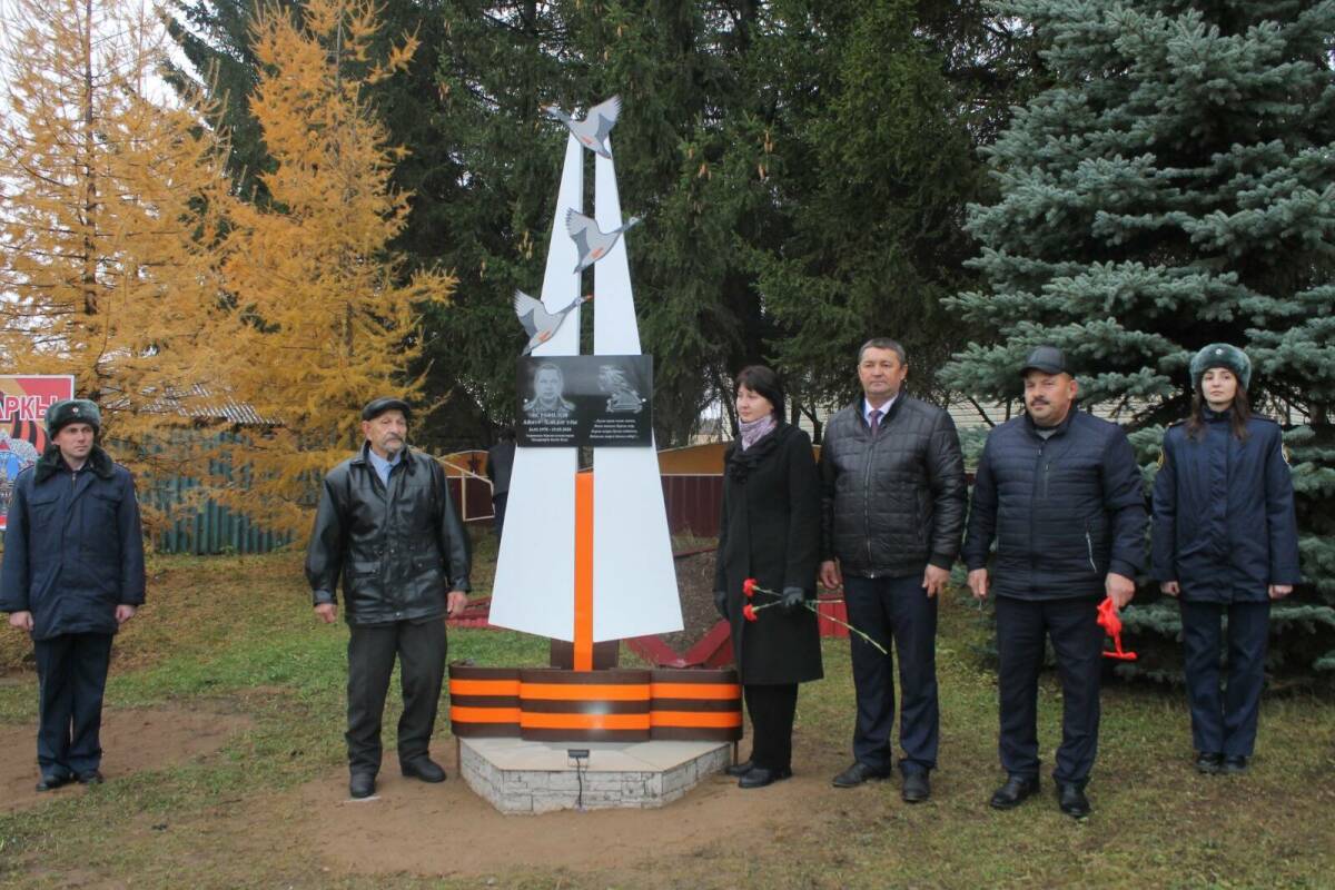 В Мамадышском районе открыли стелу в память о бойце СВО