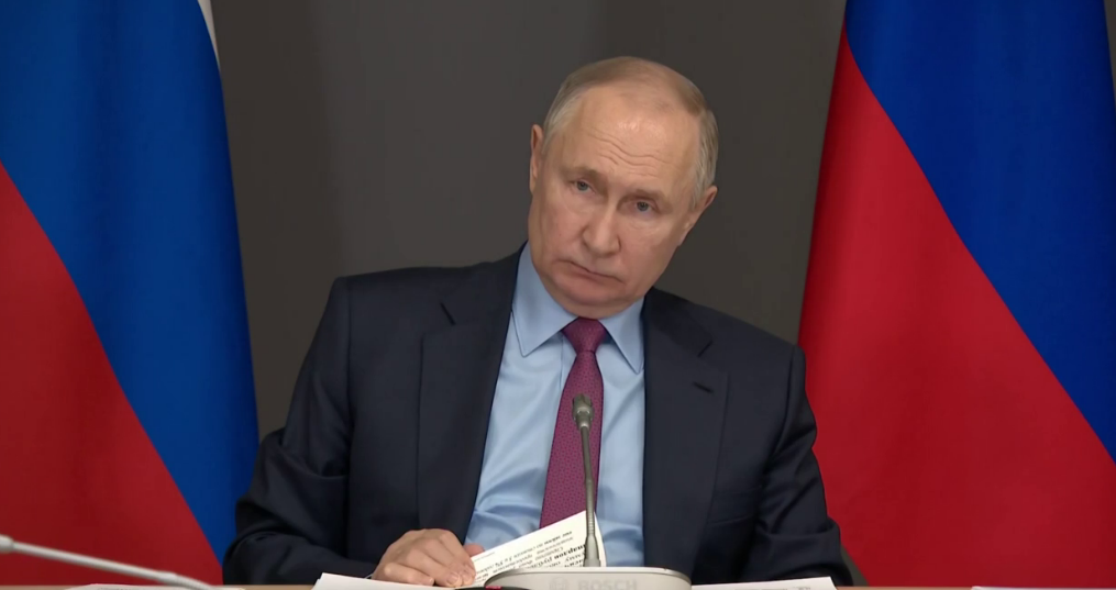 Путин: Производить все товары на своей площадке невозможно, да и не нужно