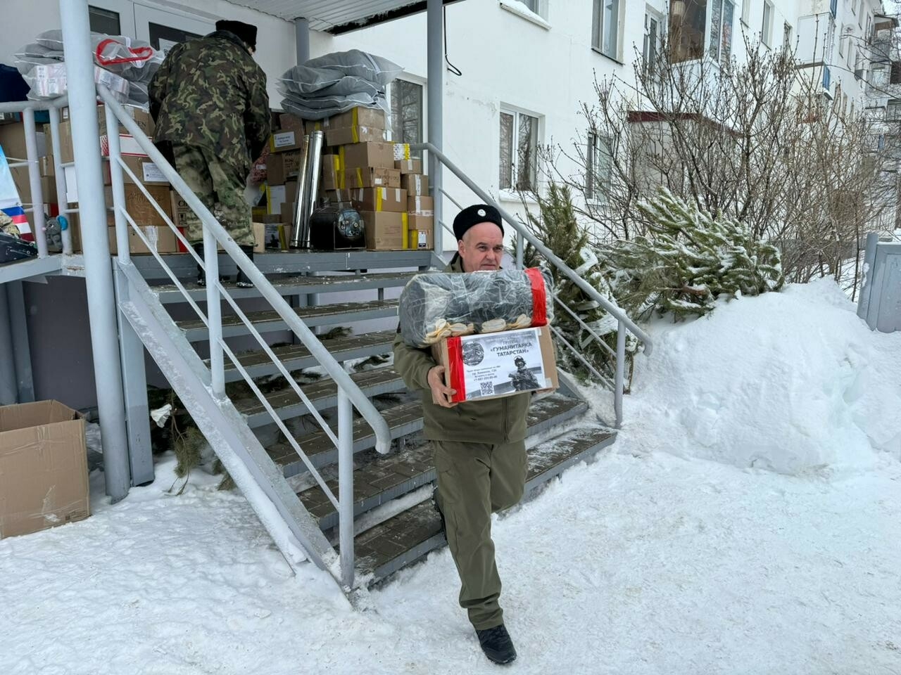 «Открываешь посылку, домом пахнет»: из Нижнекамска на СВО отправили 3 тонны гумпомощи