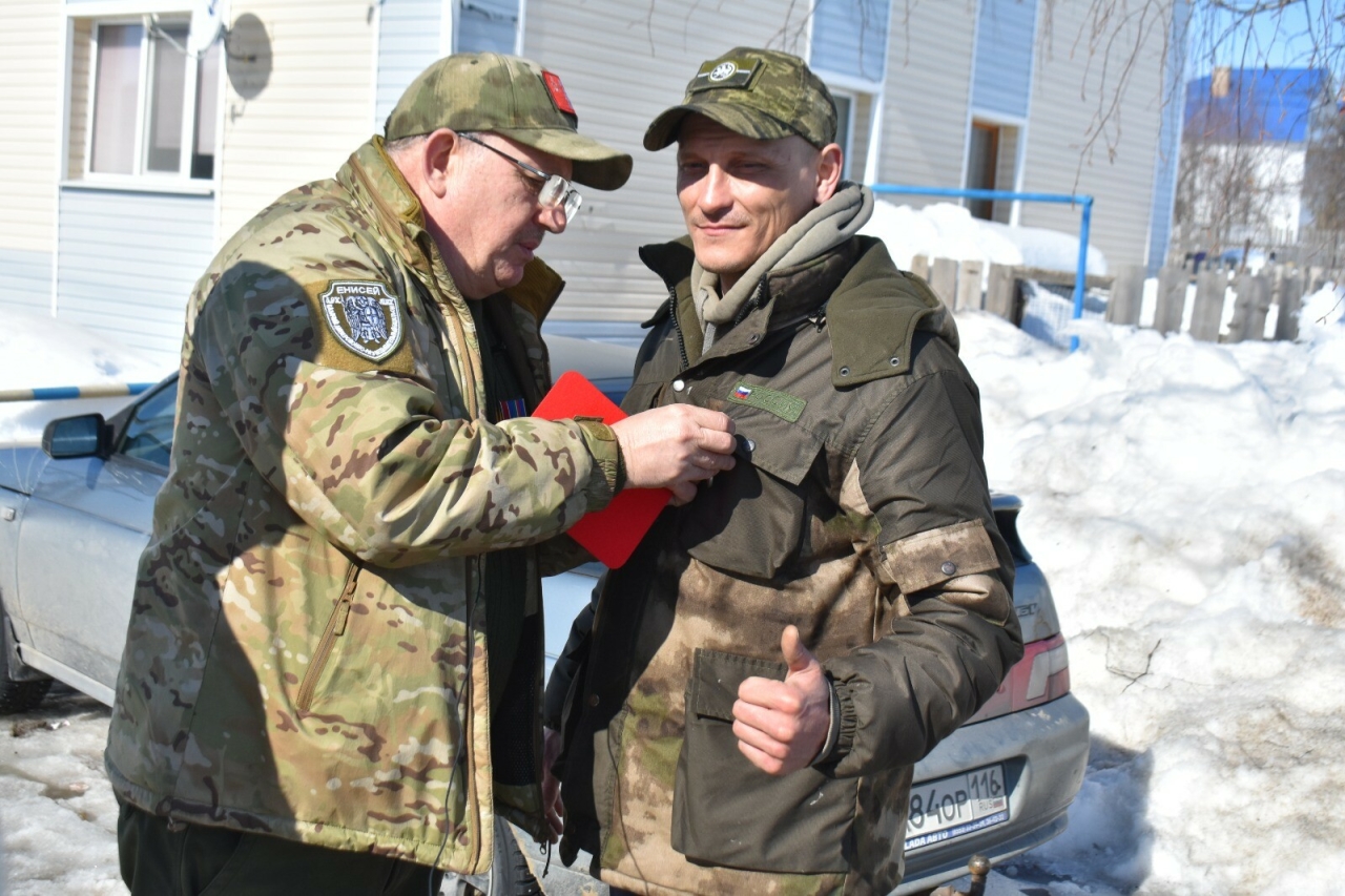 Пестречинцу вручили медаль «Волонтеру России», он отправил вторую «Ниву» на СВО