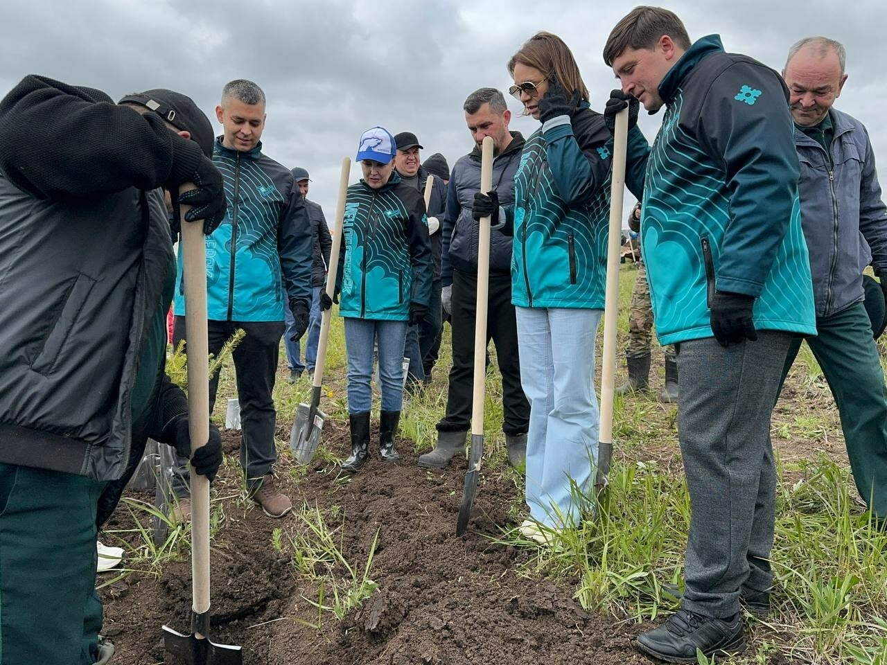 Полевая кухня и уроки лесников: в Менделеевске на экофестивале высадили 70 тыс. деревьев