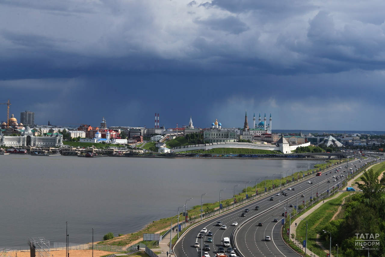 На Татарстан вновь обрушатся дожди с грозами и сильный ветер