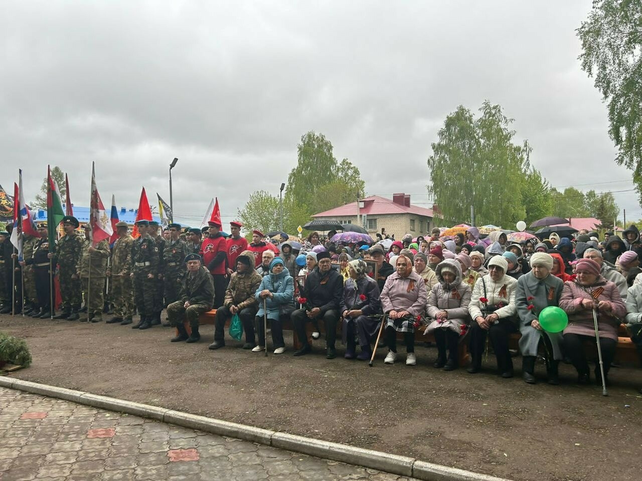 «Это для меня священное»: в Нижнекамском районе прошло шествие «Бессмертного полка»