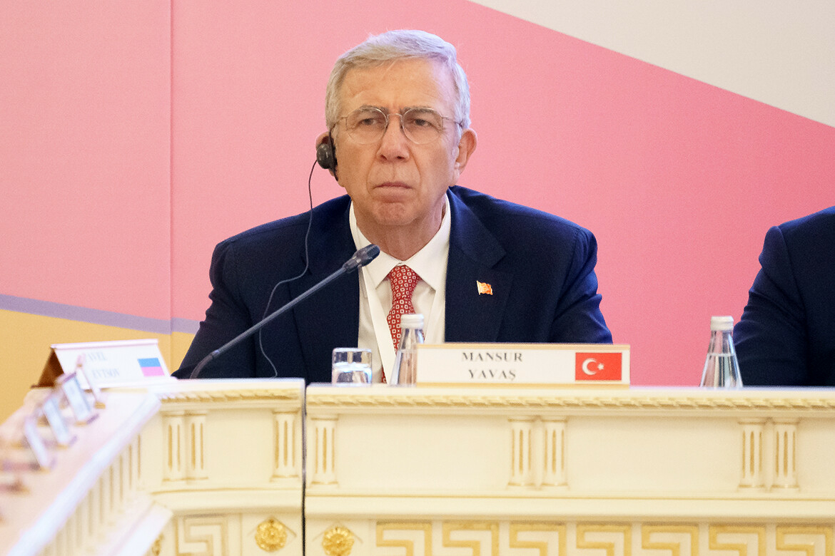 Мэр Анкары: Городам БРИКС+ важно объединиться для решения глобальных проблем
