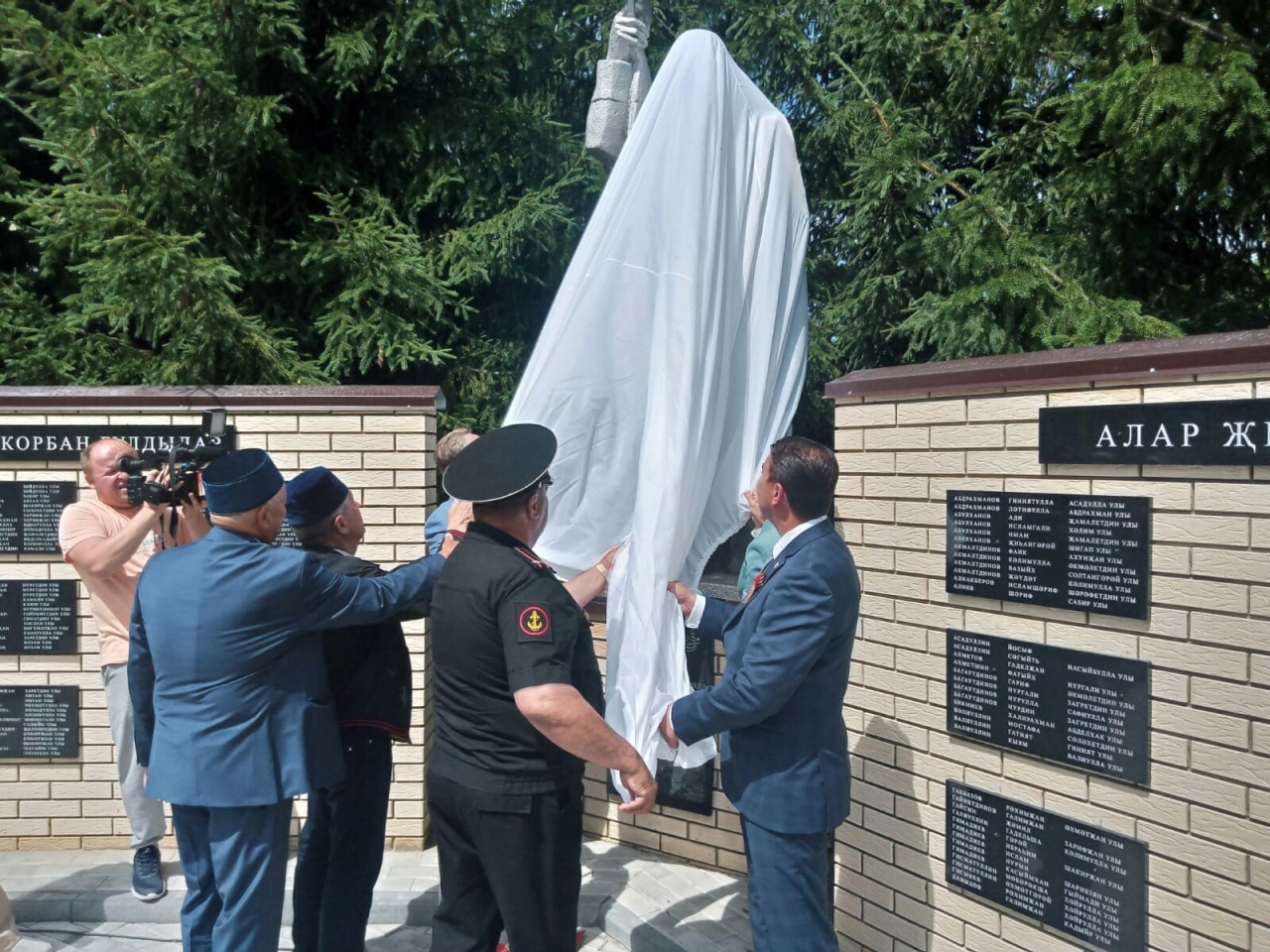 В Буинском районе открыли мемориал павшим в Великой Отечественной войне