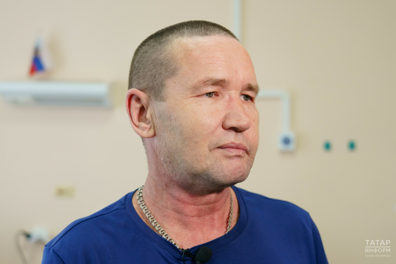 «Половину лица снесло, а я его снова чувствую»: в РКБ бойцу СВО восстановили лицевой нерв